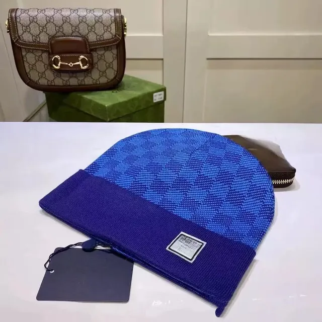 绣标蓝色