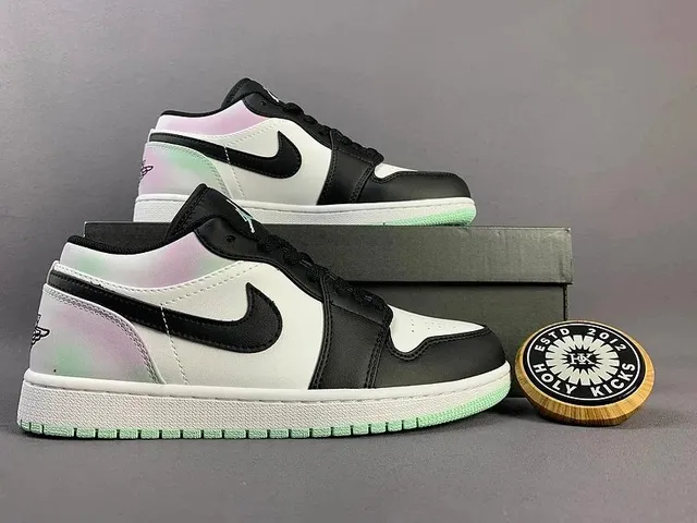 Air Jordan 1 Low Iridescent