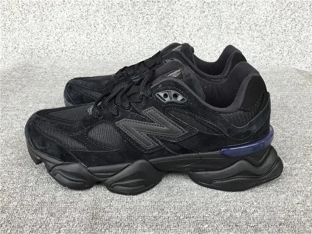 New Balance 2002R Triple Black
