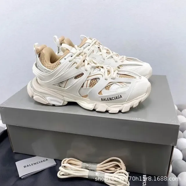 小潮六服装商行