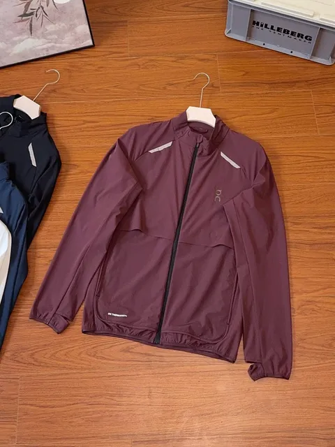 On Thermatec Jacket Deep Red