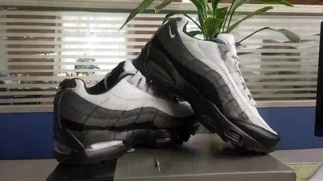 Nike Air Max 95 Neon