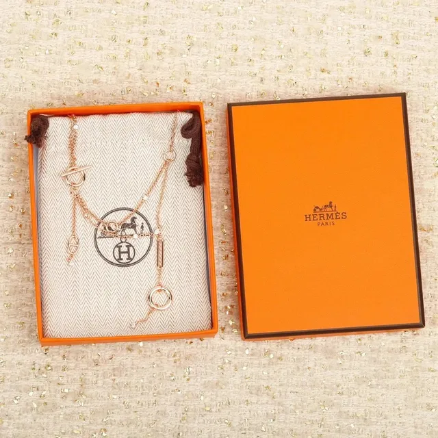 Hermès Charm Necklace Horse and Carriage Motif