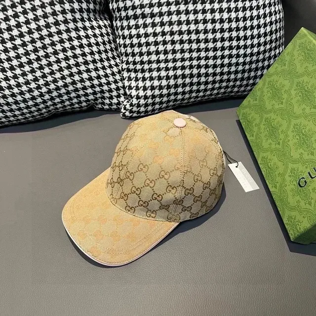 Gucci Baseball Cap GG Supreme