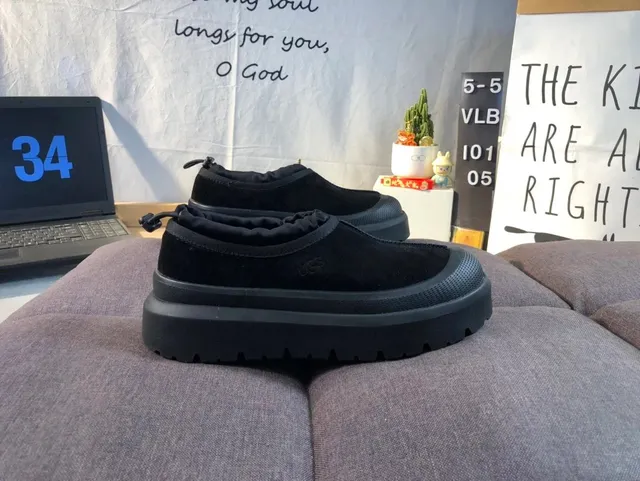 UGG Platform Slip-On All Black