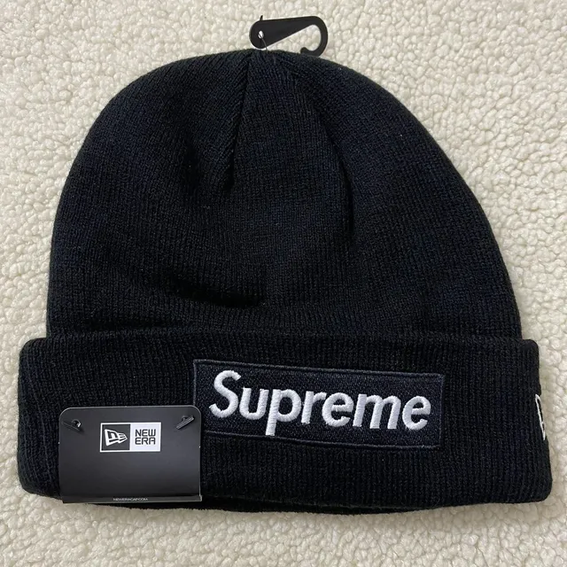 Supreme × New Era Box Logo Beanie Black/White