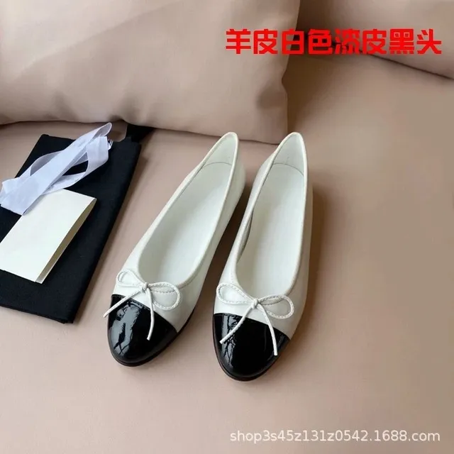 白色漆皮