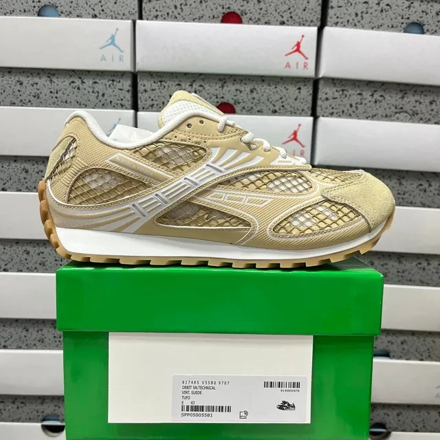817485 V55B0 9707 米色（35-47）