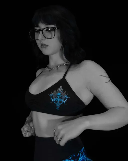 Crop Top Skull Graphic