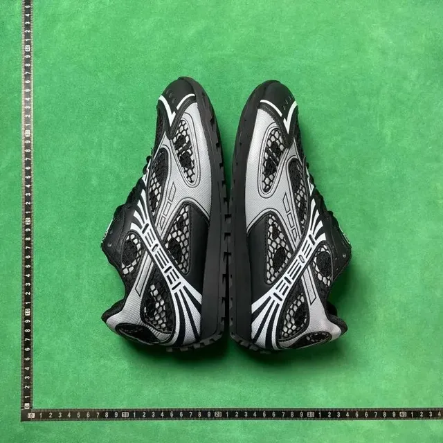 Yeezy 700 Wave Runner