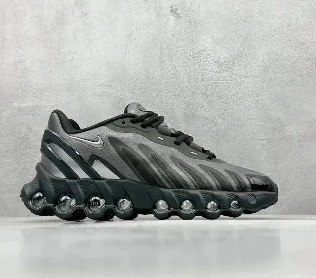 Nike Air Max Plus Triple Black