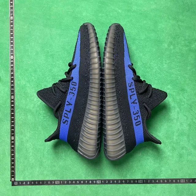 Yeezy Boost 350 V2 Zebra