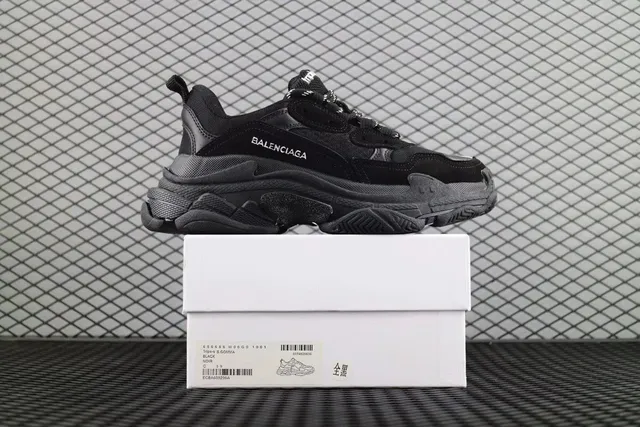 Balenciaga Triple S Black