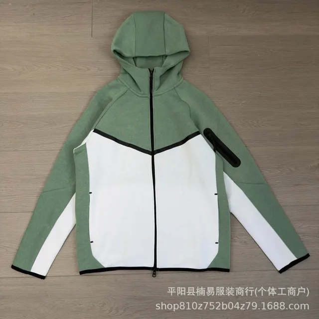 豆绿拼白外套