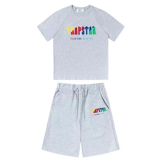 Trapstar T-Shirt and Shorts Set Rainbow Logo