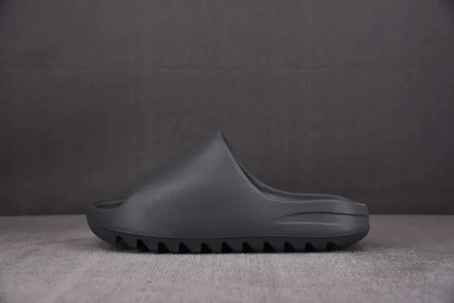 Yeezy Slide Onyx