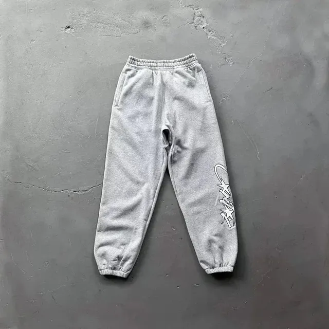灰色裤子
