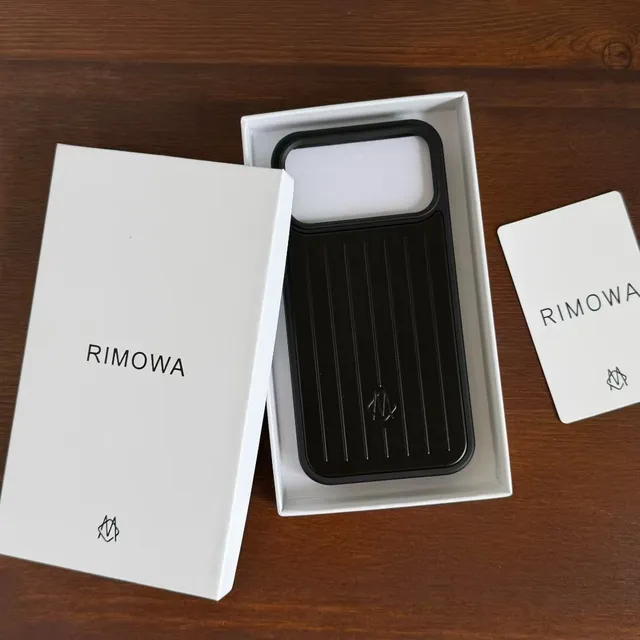 Luggage magnetic suction - black