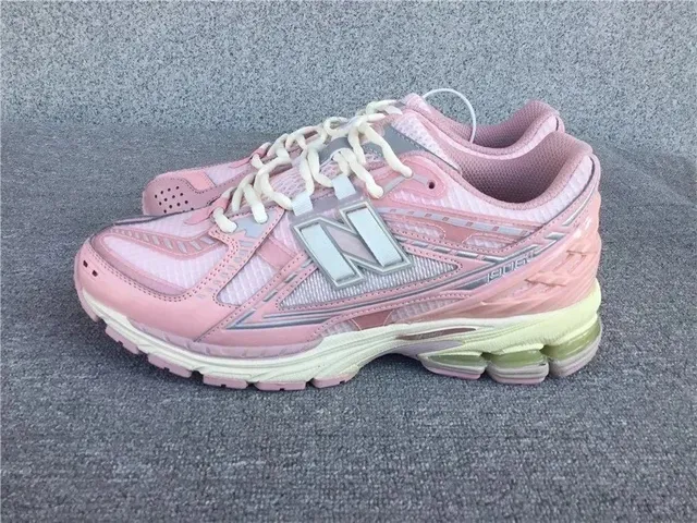 New Balance 1906R Pink Glow