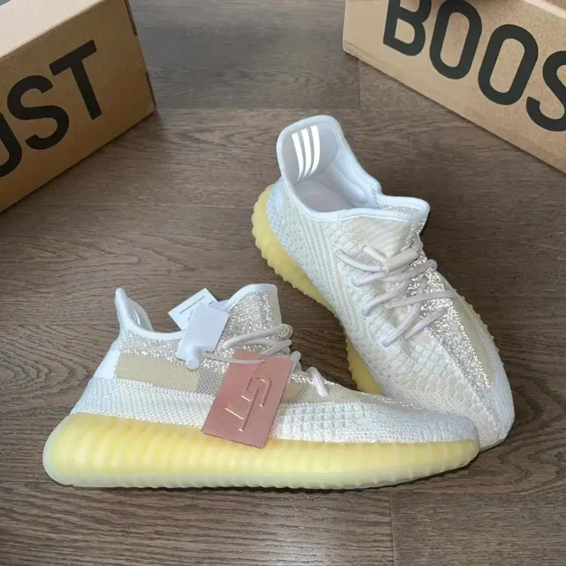 Yeezy Boost 350 V2 Zebra