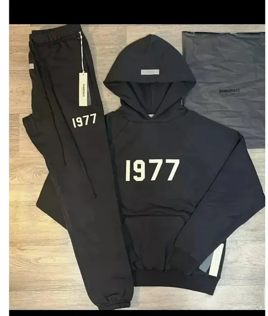 Essentials Set 1977