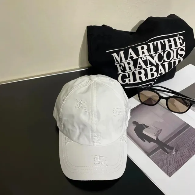 Burberry Cap Equestrian Knight Embroidery