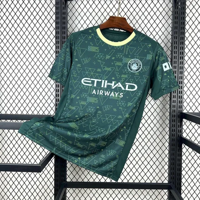 2526 Manchester City three away