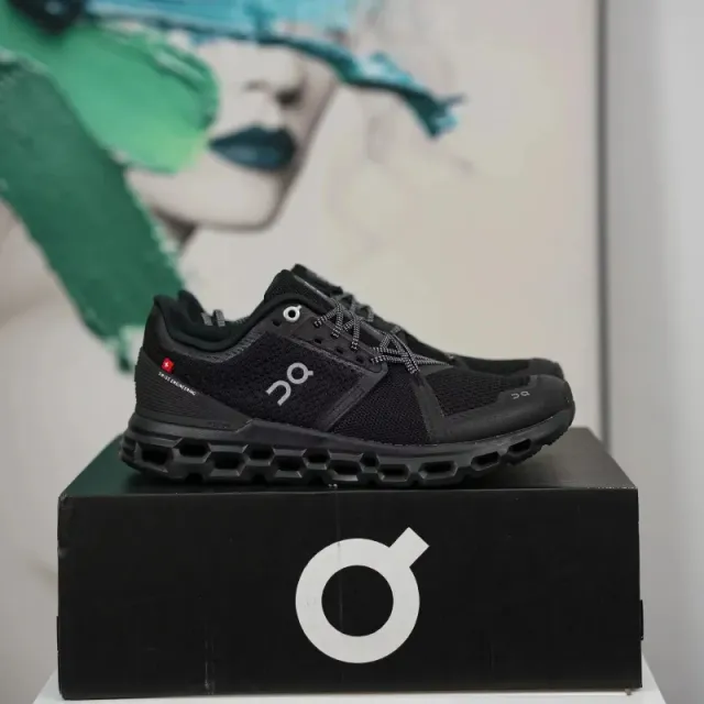 On Cloudmonster Black