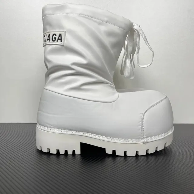 巴黎世家滑雪靴白780558W4SA19000