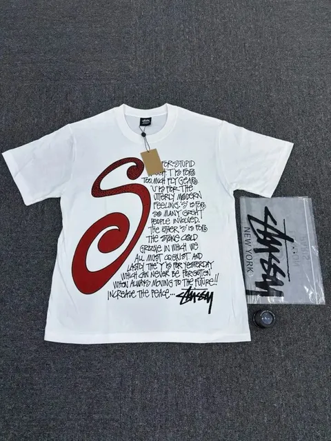 Stüssy Graphic T-Shirt Red S Logo with Text Print