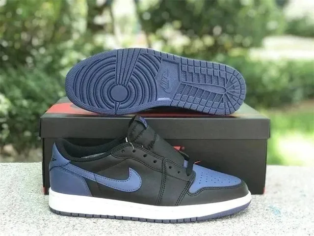 Air Jordan 1 Low