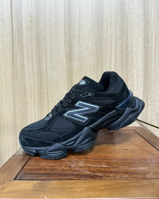 New Balance 9060 Triple Black