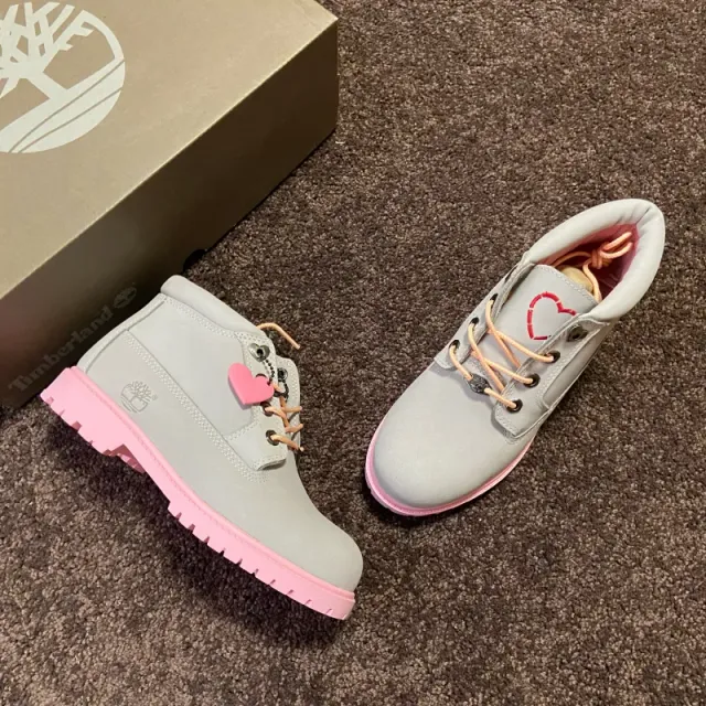 Timberland Classic 6-Inch Boot Heart Embroidery