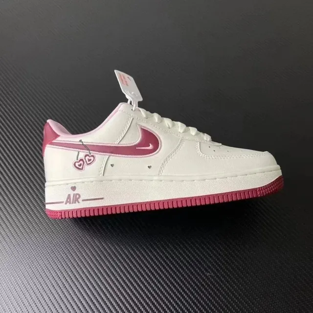 Nike Air Force 1 Low Cherry Hearts