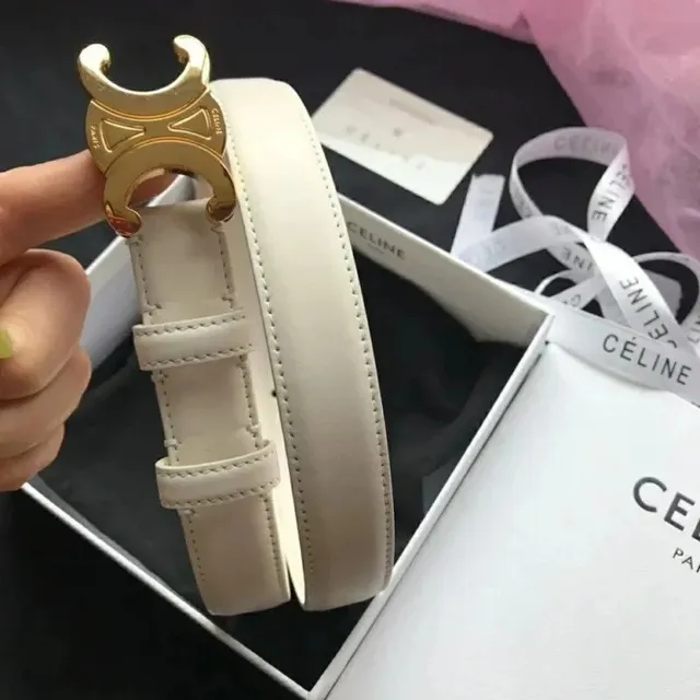 白色金扣