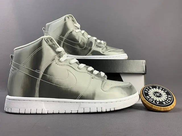 Nike Dunk High Metallic Silver
