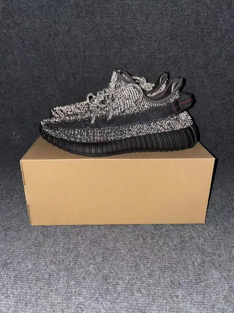 Yeezy 350 V2 Zebra