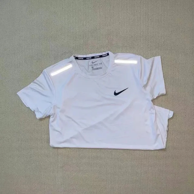 Nike Tee Reflective Shoulder