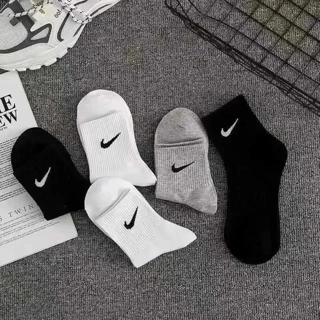 Nike Swoosh Crew Socks Classic Logo