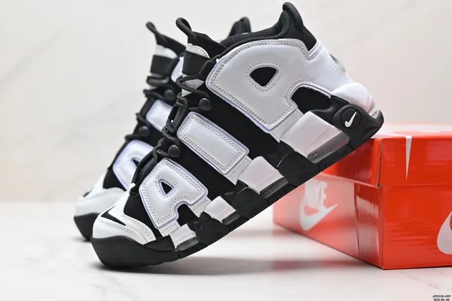 Nike Air More Uptempo Triple White