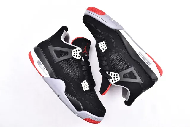 Air Jordan 4 Bred