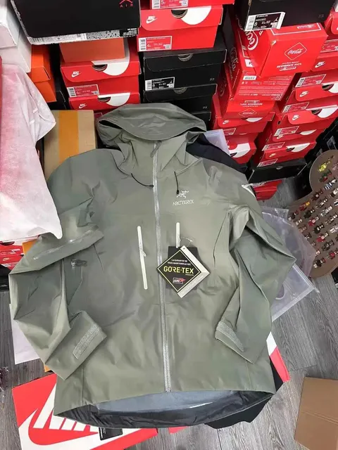 Arc'teryx Alpha SV Jacket Gore-Tex Pro