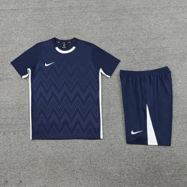 Nike Training Set Zigzag Print