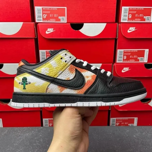 Nike Dunk Low Retro Travis Scott