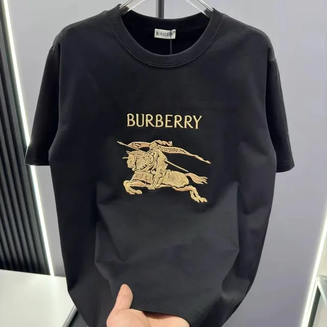 Burberry 新款黑色短袖