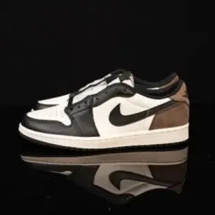 Air Jordan 1 Low Travis Scott Reverse Mocha