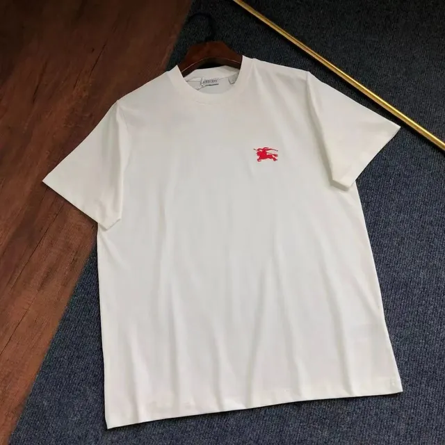 Burberry Logo T-Shirt Equestrian Knight