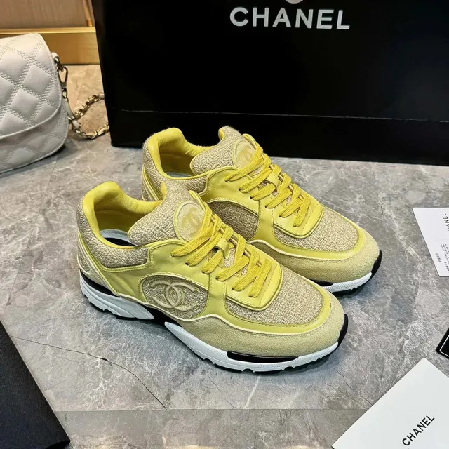 Chanel 19 Lemon Yellow