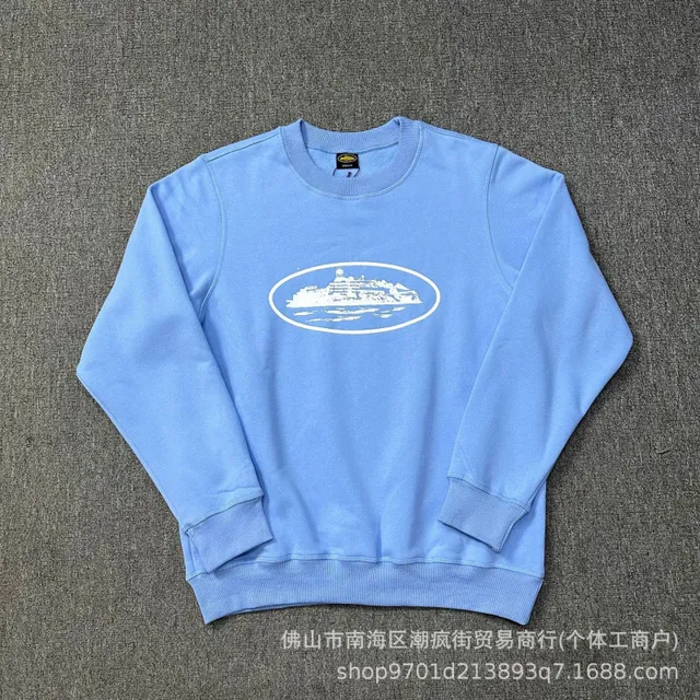 恶魔岛天蓝色圆领卫衣
