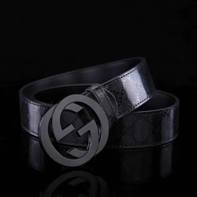 Glossy black buckle